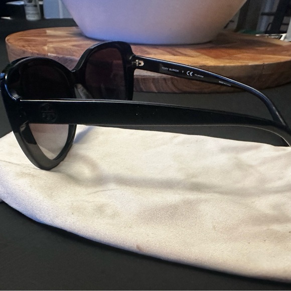 Tory Burch Sunglasses - Picture 5 of 7
